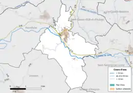 Carte en couleur présentant le réseau hydrographique de la commune