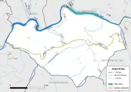 Carte en couleur présentant le réseau hydrographique de la commune