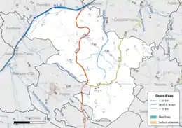 Carte en couleur présentant le réseau hydrographique de la commune