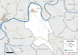 Carte en couleur présentant le réseau hydrographique de la commune