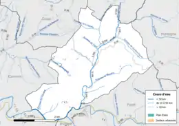 Carte en couleur présentant le réseau hydrographique de la commune