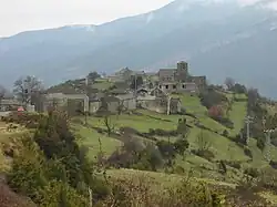 Vue du village de Bió dans la vallée