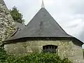 La sacristie de la chapelle Notre-Dame de Kerluan et son inscription (1734)