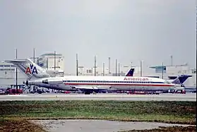 L'appareil impliqué dans l'accident, ici en 1998, alors qu'il opérait pour American Airlines.