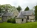 La chapelle Notre-Dame de Kerluan : vue d'ensemble de l'enclos