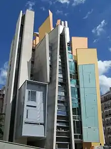 Immeuble du no 131, création architecturale de Frédéric Borel.