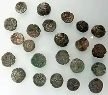 Pièces en billon attribuées aux Vénètes et aux Riedones trouvées en 1835 à Amanlis (Musée d'Histoire et d'Archéologie de Vannes).