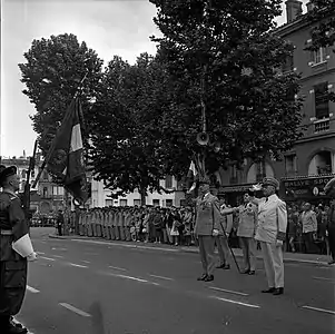 Défilé du 14-Juillet, par André Cros (1965, Archives municipales).