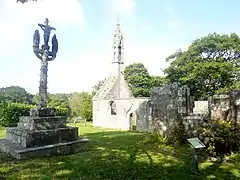 La chapelle de Lochrist et son calvaire 2.