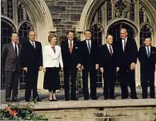 Photographie des sept chefs d'État présent au sommet du G7 de 1988.