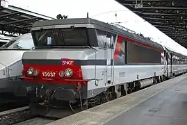 SNCF BB 15037 en livrée Corail +.