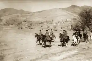 Mustafa Kemal avec l'état-major du XVIe corps près de Bitlis en 1916.