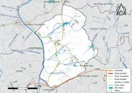 Carte en couleur présentant le réseau hydrographique de la commune