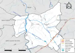 Carte en couleur présentant le réseau hydrographique de la commune