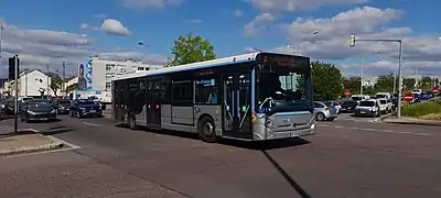 Heuliez Bus GX 337 n°160 sur la ligne E à Mantes-la-Ville