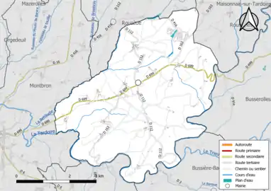 Carte en couleurs présentant le réseau hydrographique de la commune