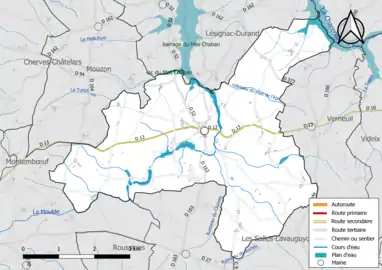 Carte en couleur présentant le réseau hydrographique de la commune