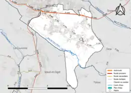 Carte en couleur présentant le réseau hydrographique de la commune