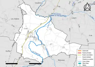 Carte en couleur présentant le réseau hydrographique de la commune