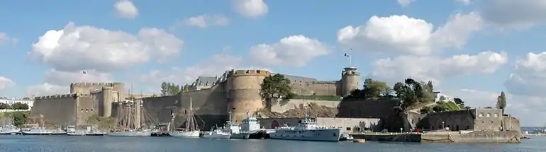 Photographie panoramique du château de Brest