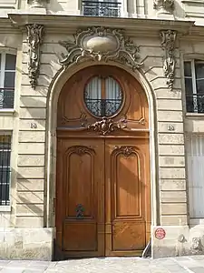 Détail de la porte.