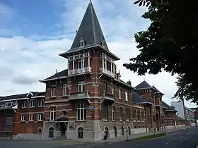 1901 - Ferme des Boues à Bruxelles, quai de Willebroeck, 22, architecte Henri Van Dievoet, 1901.
