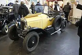 5 HP C2 T2, jaune pâle.