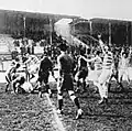 En mars 1923 (la semaine suivante), victoire à Paris du TOEC (rayé). contre le Stade français (sombre), 0-3.