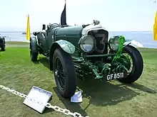 Vue de la proue de la Bentley Speed Six « Old Number Three ».