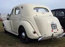 Vue arrière d'une Matford 1936.