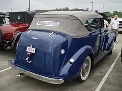 Tourer 4 portes de 1937.