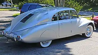 Tatra T-87 à aileron (1947)