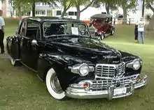 Photographie d'une Lincoln Continental vue de devant