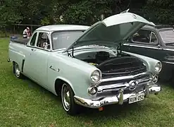 Ford Mainline Coupe Utility V8 de 1952.