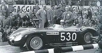 Publicité Buitoni sur une Maserati lors de la course des Mille Miglia en 1957.