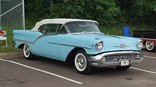 Cabriolet Super 88 de 1957.