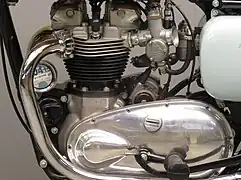 Moteur de Bonneville T120 (1958), avec deux carburateurs Amal.