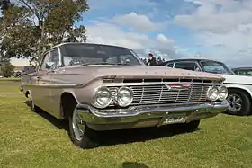 Chevrolet Bel Air 1961 semblable à celle utilisée par Felix Leiter et Quarrel à l'aéroport