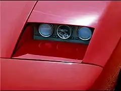 Phares du prototype Ferrari 408 4RM s/n 70138 de 1987, avec couvercle rabattable.