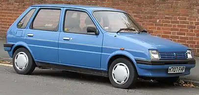 Rover Metro cinq portes de 1990.