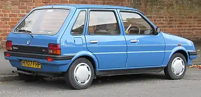 Rover Metro cinq portes de 1990.