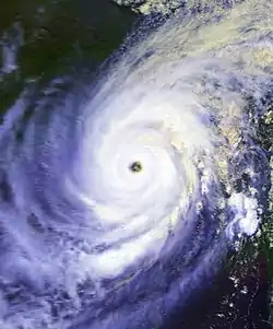 Image satellite visible à 6 h 23 TUle 29 avril 1991. Le cyclone est de catégorie 4 à ce moment.
