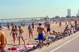 La plage de North Avenue Beach durant l'été 1997.