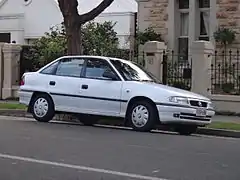 Holden Astra (TR) 4 portes