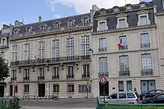 No 19 (Service d'information du gouvernement) et no 21 (Cour de justice de la République).