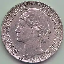 Pièce d'une piastre Indochine française (argent, 1931, avers)