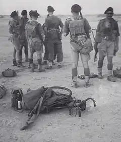 Sept soldats britanniques juste avant le décollage