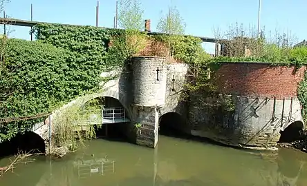 La Dyle quand elle entre dans l'écluse.