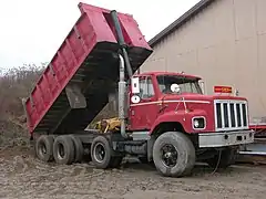 Un porteur type benne (États-Unis).