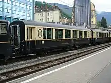 Un train du MOB stationnant sur la voie actuelle 6 en 2005.